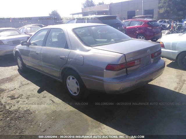 4T1BG22K5XU571707 - 1999 TOYOTA CAMRY CE/LE/XLE BROWN photo 3