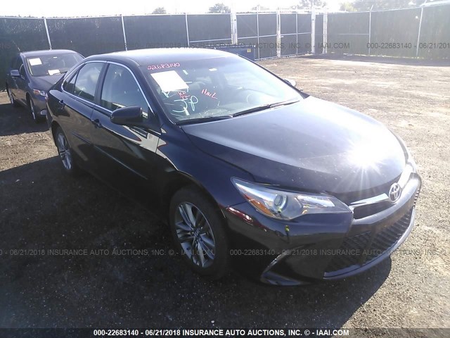 4T1BF1FK2HU302122 - 2017 TOYOTA CAMRY LE/XLE/SE/XSE BLACK photo 1