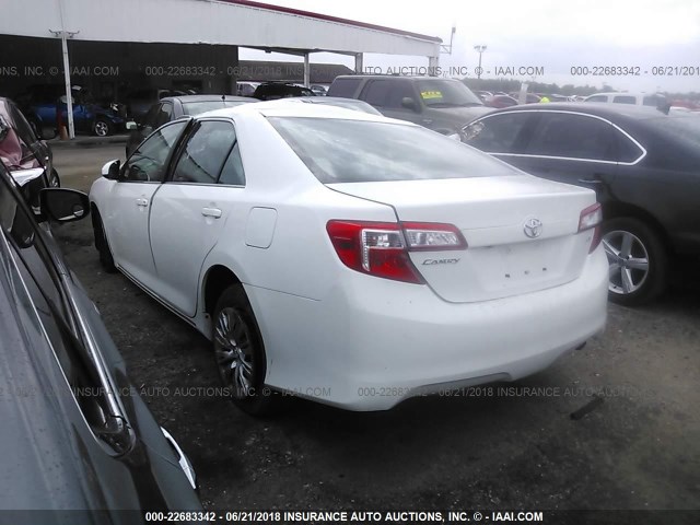 4T1BF1FK1EU417628 - 2014 TOYOTA CAMRY L/SE/LE/XLE Ağ foto 3