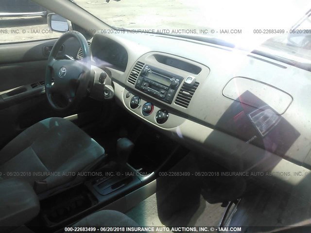 JTDBE32K920136978 - 2002 TOYOTA CAMRY LE/XLE/SE ოქროსფერი ფოტო 5