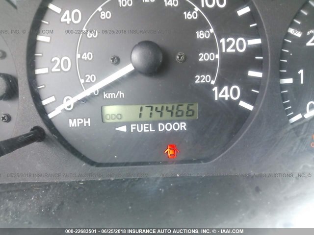 JT2BG22K610595817 - 2001 TOYOTA CAMRY CE/LE/XLE SILVER photo 7