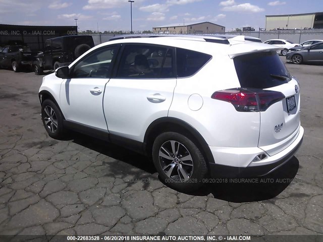 JTMRFREV8JJ723900 - 2018 TOYOTA RAV4 ADVENTURE/XLE 白色 照片 3