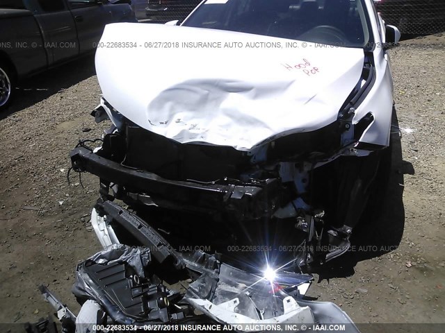 4T1BF1FK7HU410414 - 2017 TOYOTA CAMRY LE/XLE/SE/XSE WHITE photo 6