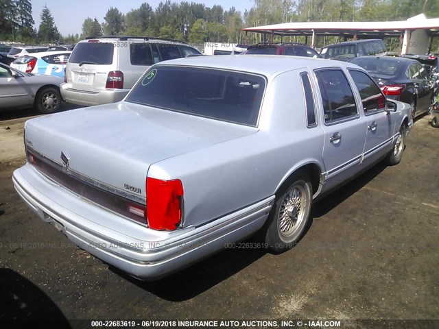 1LNLM81W7PY741546 - 1993 LINCOLN TOWN CAR EXECUTIVE SILVER photo 4