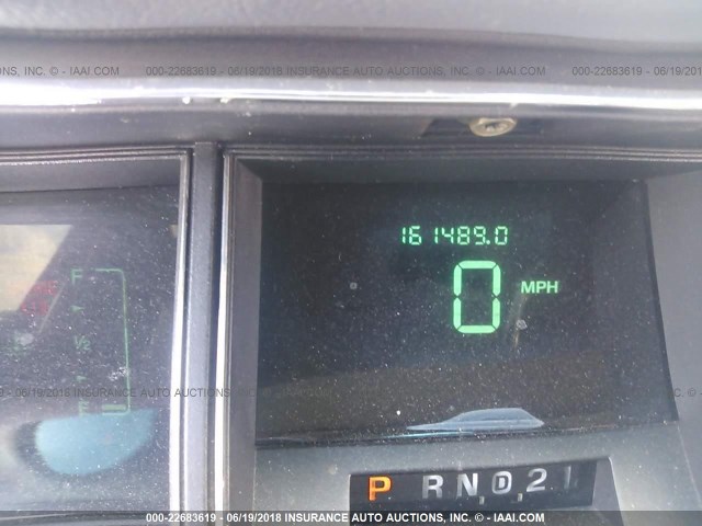 1LNLM81W7PY741546 - 1993 LINCOLN TOWN CAR EXECUTIVE SILVER photo 7