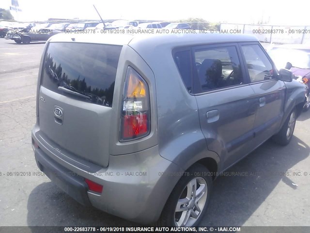 KNDJT2A2XA7163920 - 2010 KIA SOUL +/!/SPORT GRAY photo 4