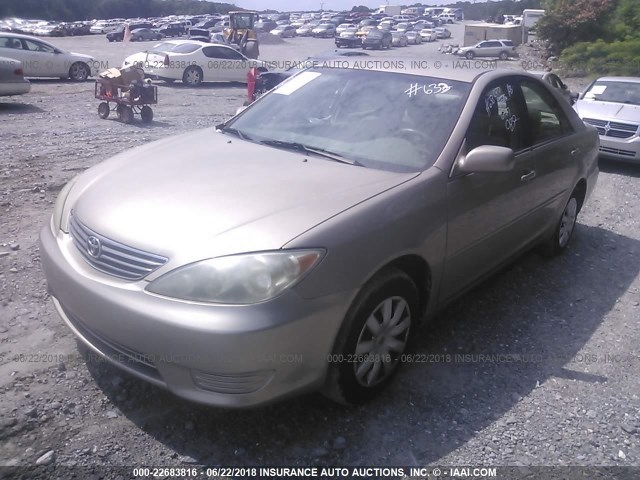 4T1BE32K35U980832 - 2005 TOYOTA CAMRY LE/XLE/SE 金色 照片 2