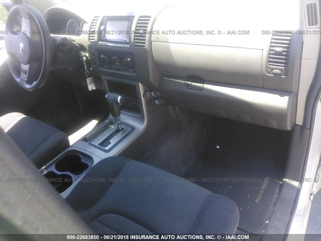 5N1AR1NB5AC617044 - 2010 NISSAN PATHFINDER S/LE/SE SILVER photo 5