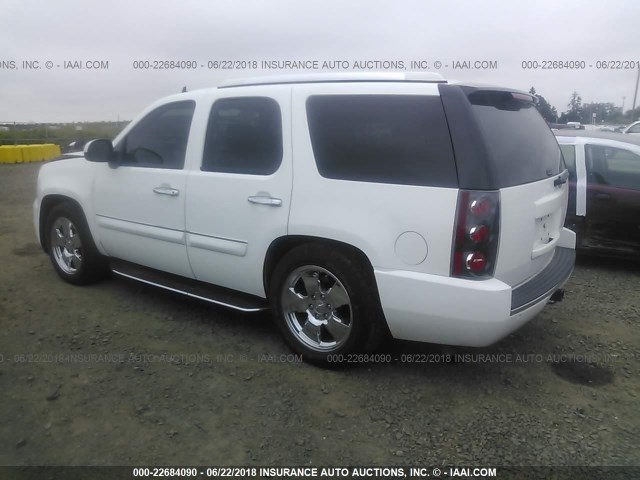 1GKFK63827J204154 - 2007 GMC YUKON DENALI WHITE photo 3