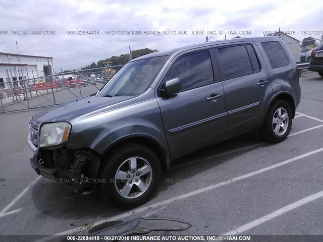 5FNYF3H56AB015978 - 2010 HONDA PILOT EXL GRAY photo 2