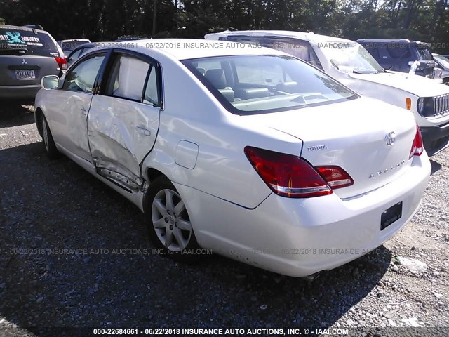 4T1BK36B56U072581 - 2006 TOYOTA AVALON XL/XLS/TOURING/LIMITED WHITE photo 3