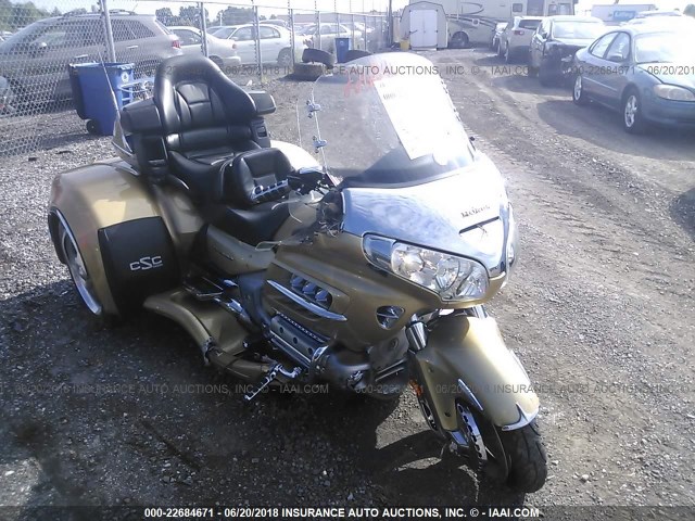 1HFSC47F06A507586 - 2006 HONDA GL1800 GOLD photo 1