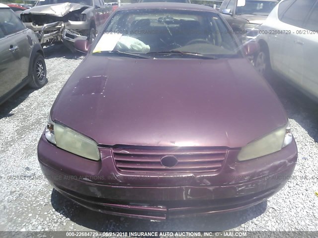4T1BG22K8VU025433 - 1997 TOYOTA CAMRY CE/LE/XLE 勃艮第红 照片 6