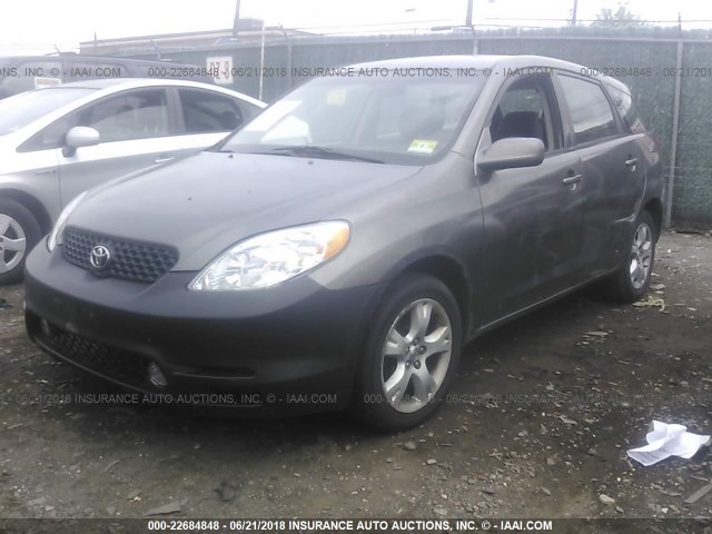 2T1KR32E74C289317 - 2004 TOYOTA COROLLA MATRIX XR GRAY photo 2