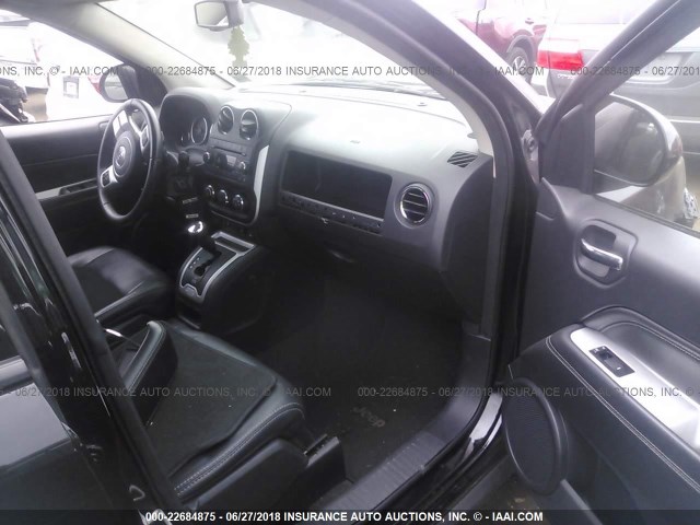 1C4NJDEB9GD782824 - 2016 JEEP COMPASS LATITUDE 黑色 照片 5
