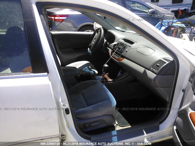 4T1BE30K53U135979 - 2003 TOYOTA CAMRY LE/XLE/SE Ақ фото 5