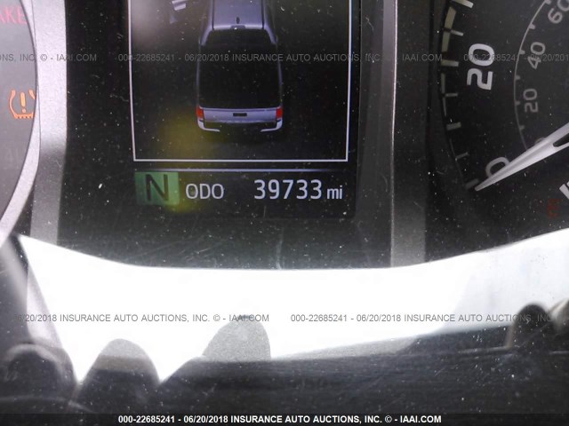 5TFCZ5AN4HX075345 - 2017 TOYOTA TACOMA DBL CAB/SR/TRDSPT/OR/PRO ვერცხლისფერი ფოტო 7