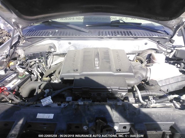 5LMJJ2H58CEL04528 - 2012 LINCOLN NAVIGATOR SILVER photo 10