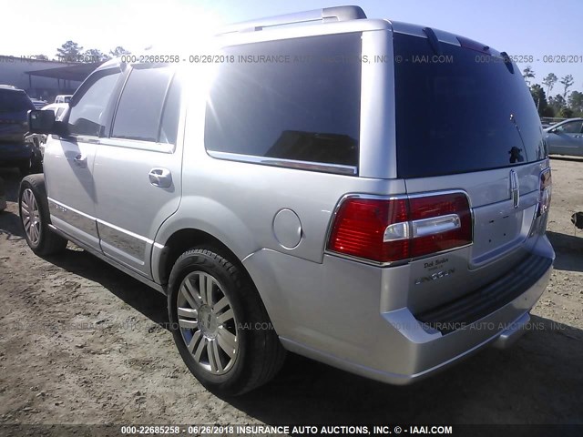 5LMJJ2H58CEL04528 - 2012 LINCOLN NAVIGATOR SILVER photo 3