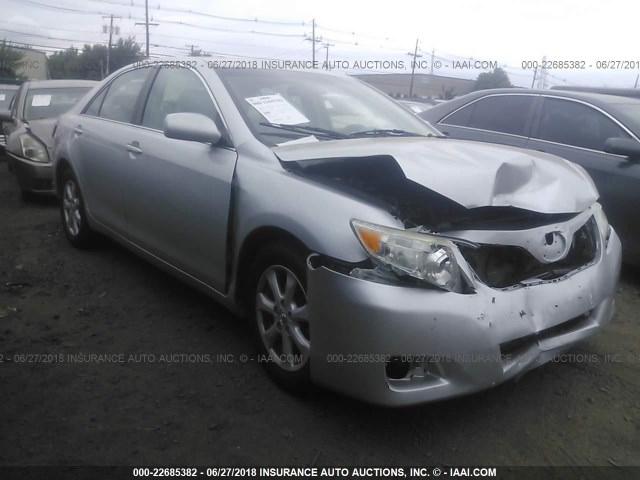 4T1BF3EK1BU760495 - 2011 TOYOTA CAMRY SE/LE/XLE SILVER photo 1