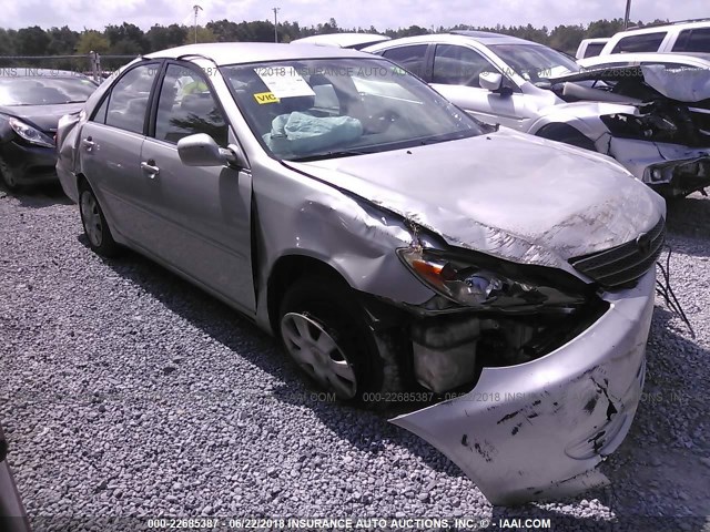 4T1BE32KX2U004266 - 2002 TOYOTA CAMRY LE/XLE/SE ვერცხლისფერი ფოტო 1