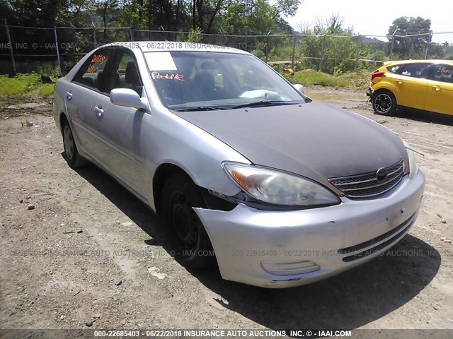4T1BE32KX2U037624 - 2002 TOYOTA CAMRY LE/XLE/SE 银色 照片 1