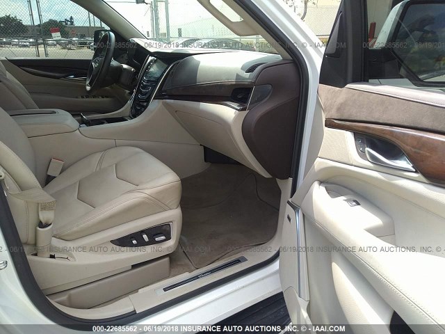 1GYS3HKJ3HR255859 - 2017 CADILLAC ESCALADE ESV LUXURY WHITE photo 5