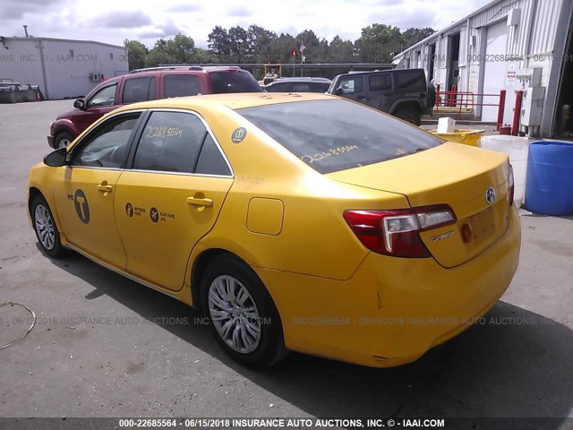 4T1BD1FK9EU114652 - 2014 TOYOTA CAMRY HYBRID/LE/XLE ყვითელი ფოტო 3