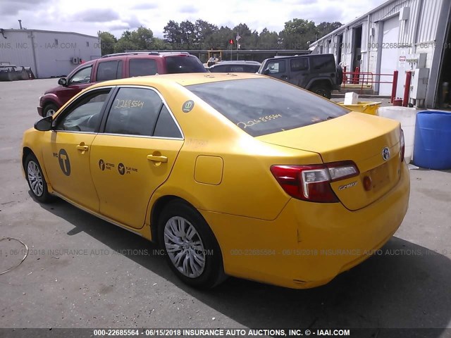 4T1BD1FK9EU114652 - 2014 TOYOTA CAMRY HYBRID/LE/XLE YELLOW photo 3