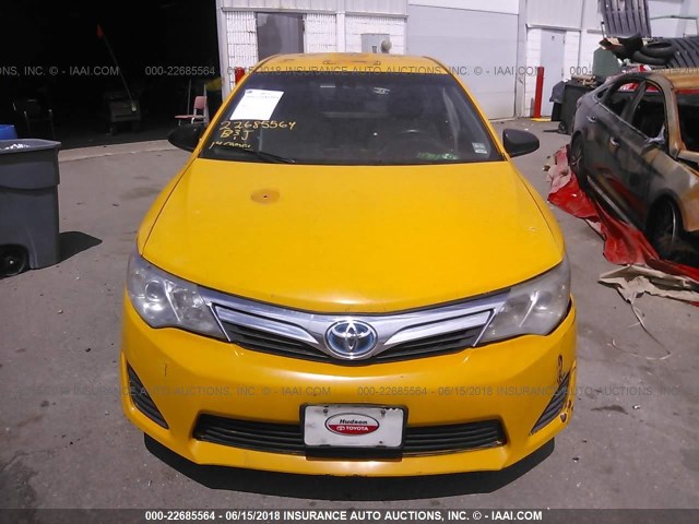4T1BD1FK9EU114652 - 2014 TOYOTA CAMRY HYBRID/LE/XLE ყვითელი ფოტო 6