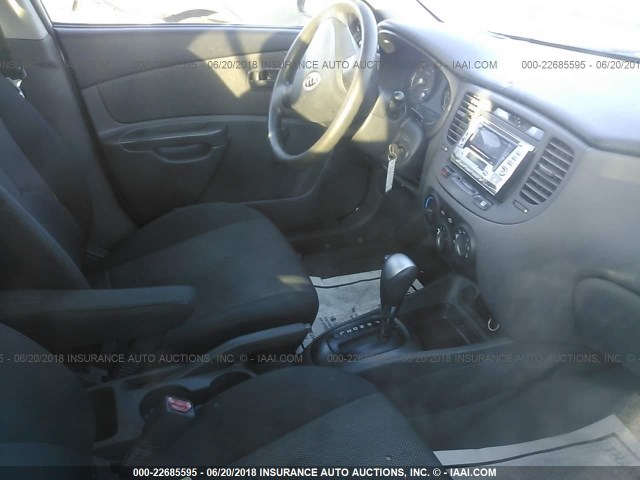 KNADE123986375276 - 2008 KIA RIO LX/SX SILVER photo 5