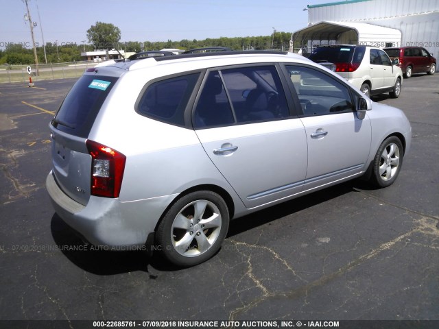 KNAFG526777097829 - 2007 KIA RONDO LX/EX SILVER photo 4