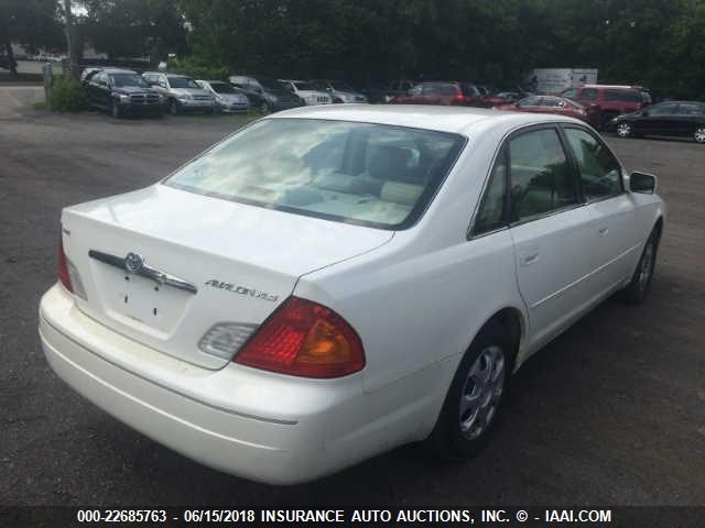 4T1BF28B22U252428 - 2002 TOYOTA AVALON XL/XLS WHITE photo 4