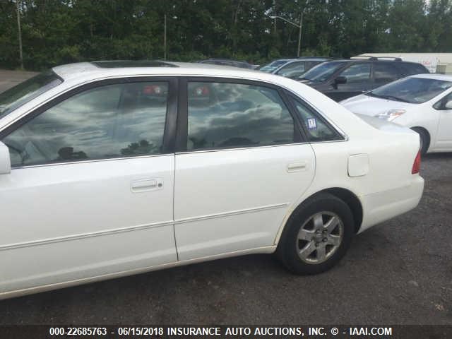 4T1BF28B22U252428 - 2002 TOYOTA AVALON XL/XLS WHITE photo 6