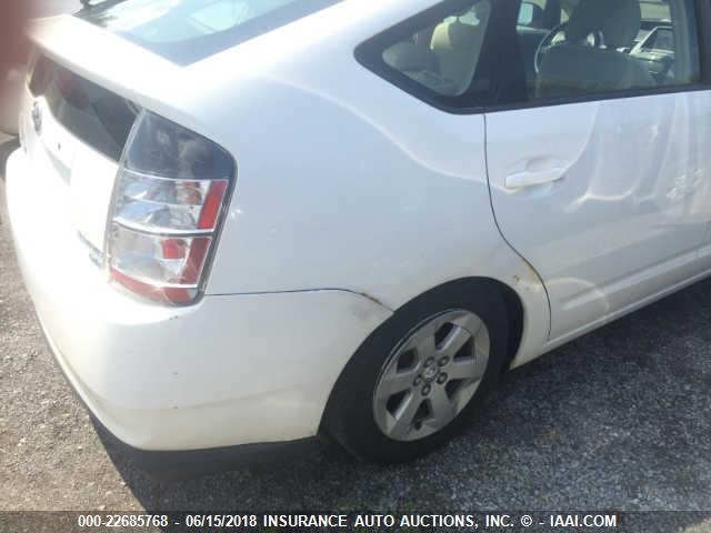 JTDKB20U453069197 - 2005 TOYOTA PRIUS WHITE photo 6