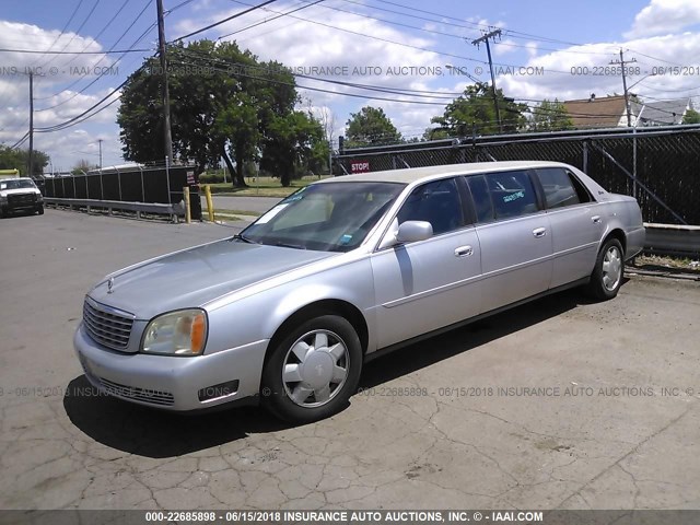 1GEEH90Y0YU550948 - 2000 CADILLAC PROFESSIONAL CHAS  SILVER photo 2