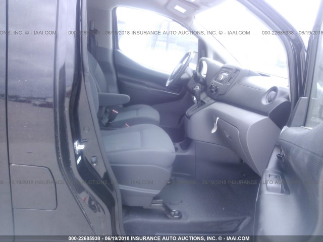 3N63M0YN8FK694887 - 2015 CHEVROLET CITY EXPRESS LS BLACK photo 5