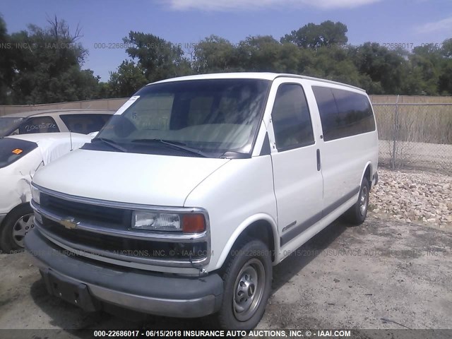 1GNGG25R3Y1252044 - 2000 CHEVROLET EXPRESS G2500  WHITE photo 6