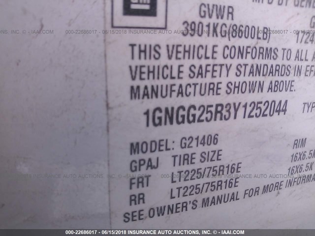 1GNGG25R3Y1252044 - 2000 CHEVROLET EXPRESS G2500  WHITE photo 9