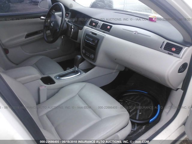 2G1WD58CX89170449 - 2008 CHEVROLET IMPALA SUPER SPORT 奶油色 照片 5