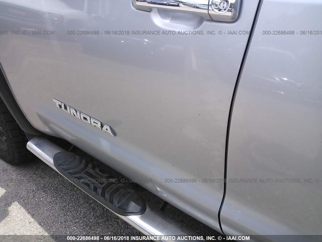 5TFHW5F13CX253307 - 2012 TOYOTA TUNDRA CREWMAX LIMITED SILVER photo 6