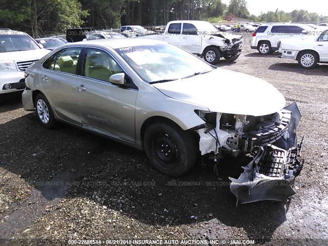 4T4BF1FK9FR475994 - 2015 TOYOTA CAMRY LE/XLE/SE/XSE Champagne photo 1