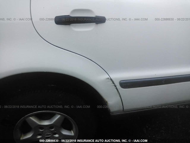 4JGAB54E8WA008945 - 1998 MERCEDES-BENZ ML 320 WHITE photo 6