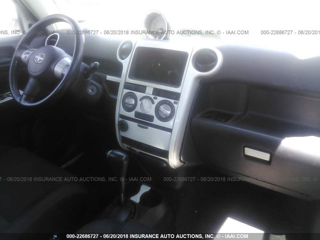 JTLKT324864059949 - 2006 TOYOTA SCION XB თეთრი ფოტო 5