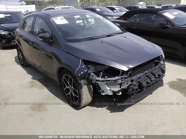 1FADP3M22HL225515 - 2017 FORD FOCUS SEL GRAY photo 6