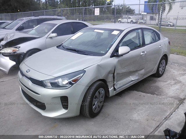 3KPA24AB1JE049240 - 2018 KIA RIO LX/S Champagne photo 2