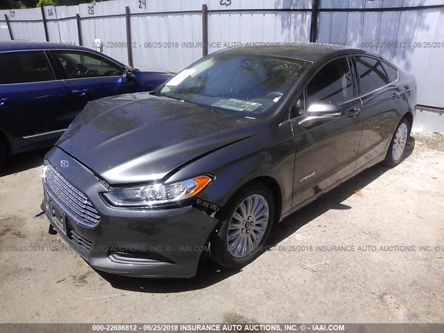 3FA6P0LU3FR151160 - 2015 FORD FUSION SE HYBRID GRAY photo 2