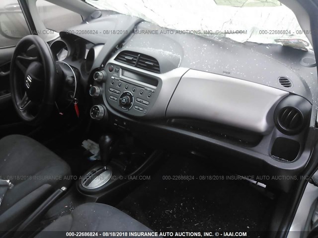 JHMGE8H38BC008554 - 2011 HONDA FIT SILVER photo 5