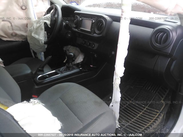 5TFRX5GN4HX084845 - 2017 TOYOTA TACOMA ACCESS CAB/SR/SR5 თეთრი ფოტო 5
