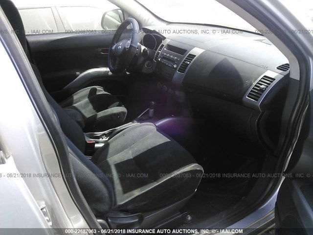 JA4MS31XX7Z001858 - 2007 MITSUBISHI OUTLANDER ES/LS Gümüş foto 5